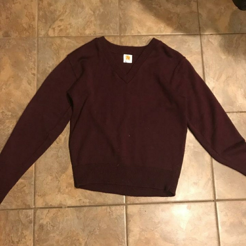Maroon v-neck sweater